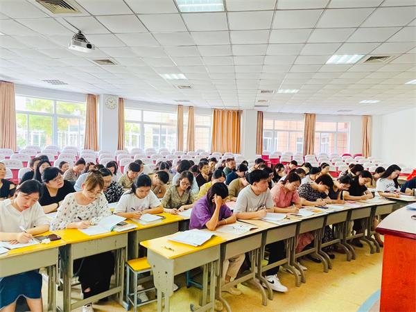 集体备课凝智慧，厉兵秣马新征程