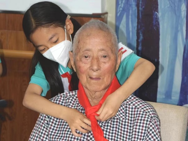 九九重阳节，浓浓敬老情