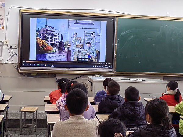 童心飞翔，智“汇”附小